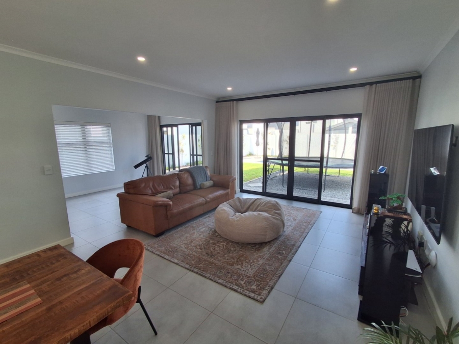 4 Bedroom Property for Sale in Sandown Western Cape